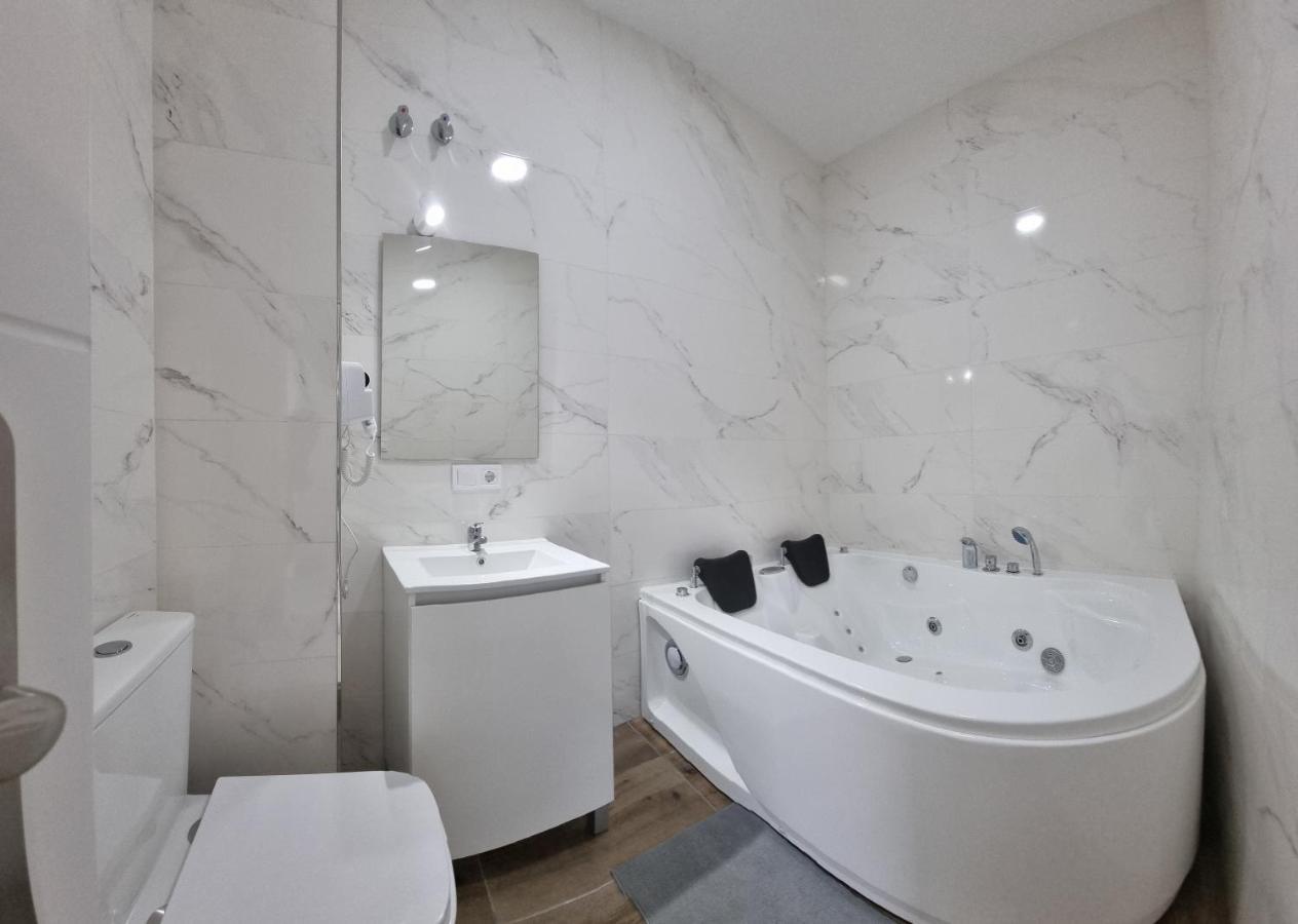 Mini Estudio Jacuzzi Doble Sevilla "Poligono Industrial" Ngoại thất bức ảnh