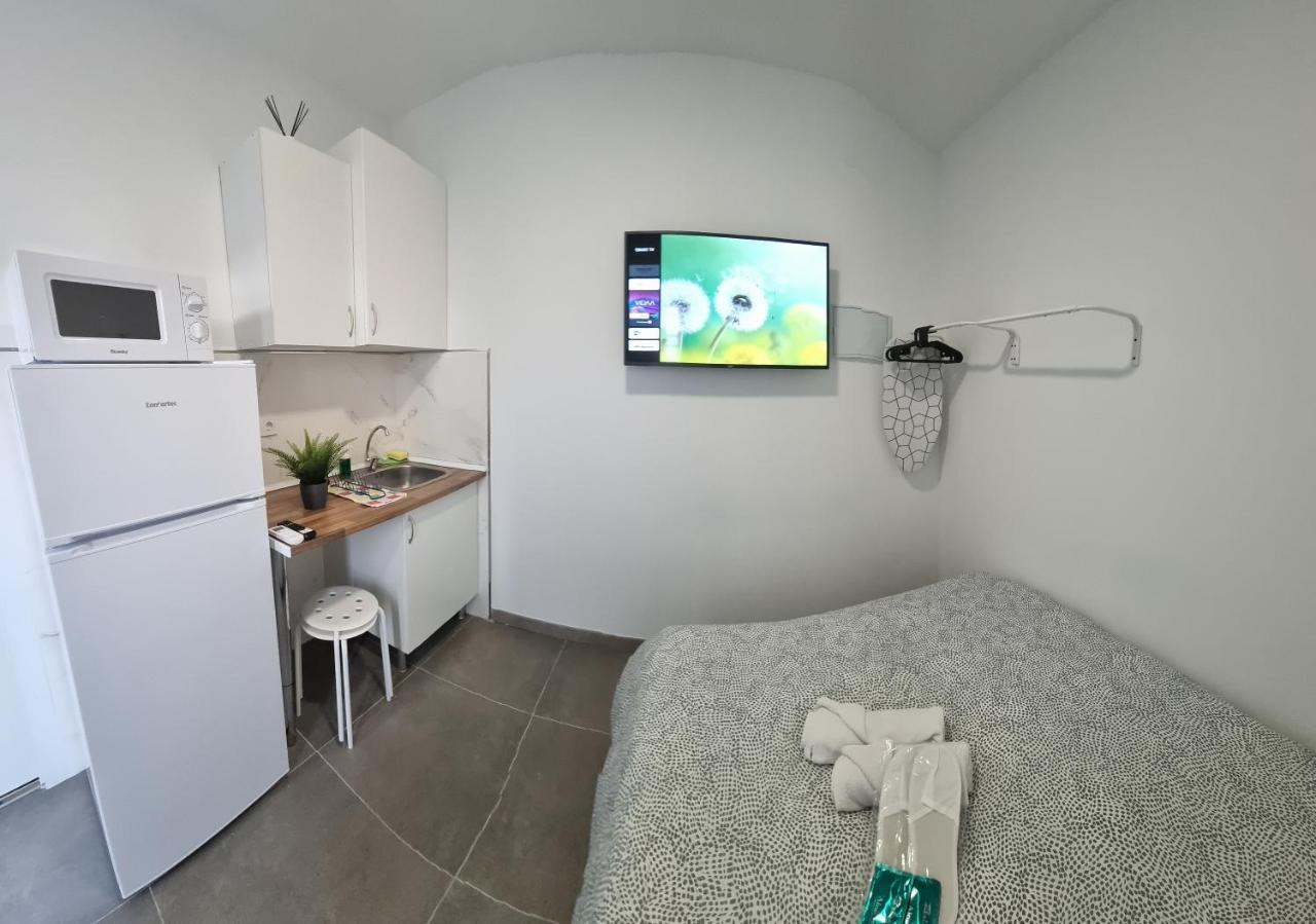 Mini Estudio Jacuzzi Doble Sevilla "Poligono Industrial" Ngoại thất bức ảnh